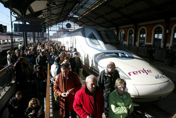 La llegada del AVE a Segovia y Valladolid cumple 16 años