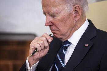 Encuentran más documentos clasificados en casa de Biden