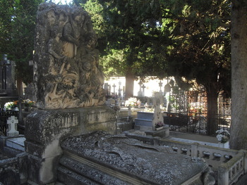 Las curiosidades del cementerio de El Burgo