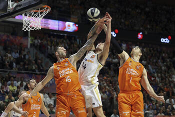 El Real Madrid apaga al Valencia Basket