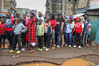 Ascienden a 76 los muertos en Kenia por las inundaciones