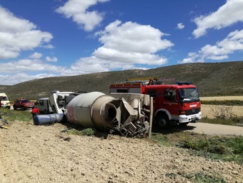 Accidente de un camión en La Riba de Escalote