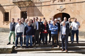 Encuentro de la Junta con los alcaldes de Pinares