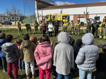 La prevención de incendios llega a las aulas del CRA El Valle