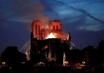 El día que Notre Dame desafió al fuego